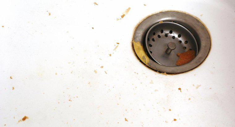 Comment nettoyer les drains d'évier malodorants?