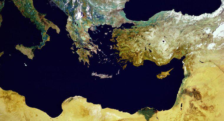 Quels pays bordent la mer Méditerranée ?