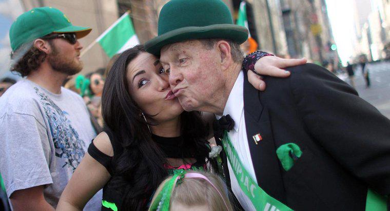 Quelle est l'origine de « Kiss Me, I'm Irish » ?