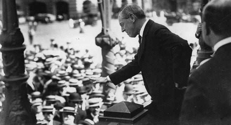 Comment le 14e point de Woodrow Wilson a-t-il été intégré au traité de Versailles ?