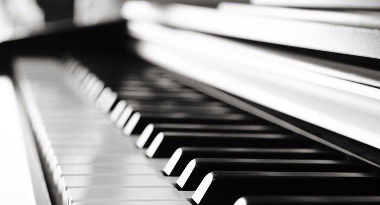 Combien y a-t-il de touches blanches sur un piano ?