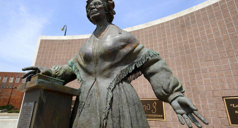 De quoi parle le poème de Sojourner Truth « Je ne suis pas une femme » ?
