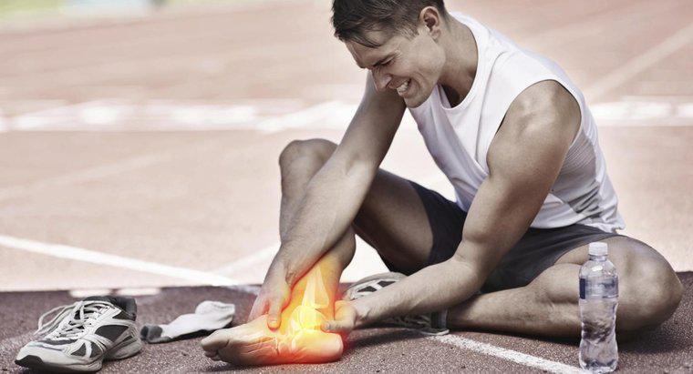 Quelles sont les causes de la douleur brûlante dans l'os de la cheville?