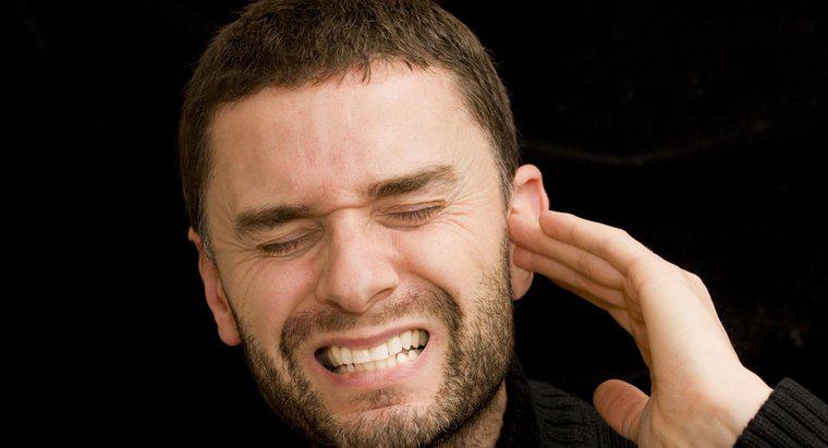 Quelle est la superstition à propos de votre bourdonnement à l'oreille gauche ?