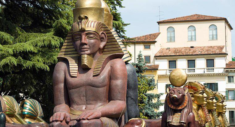 Que faisaient les nobles égyptiens antiques ?