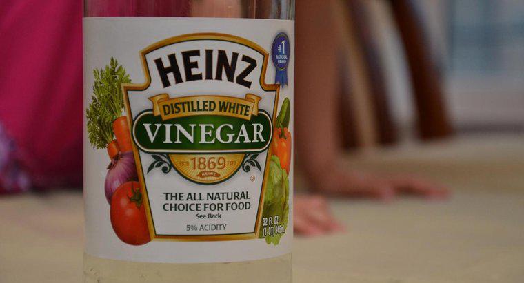 Quelle est la différence entre le vinaigre blanc et brun?