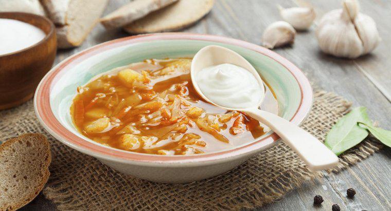 Qu'est-ce qu'une recette juive pour la soupe au chou ?