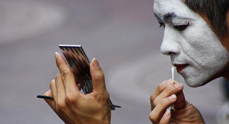 Pourquoi les femmes chinoises se peignent-elles le visage en blanc ?