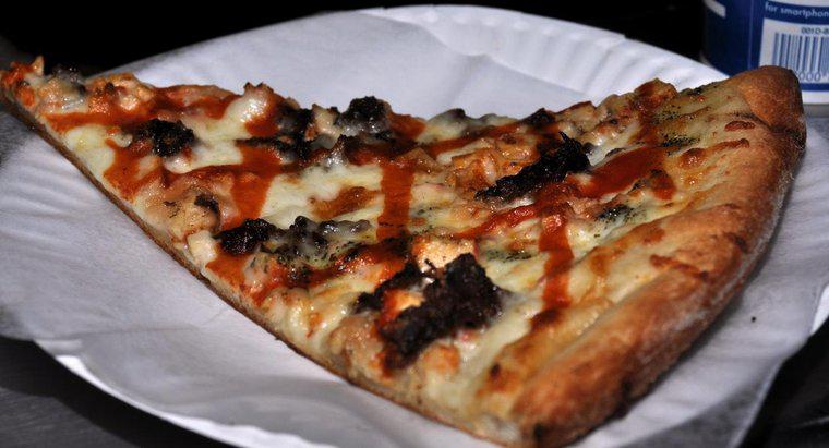Combien de calories y a-t-il dans une tranche de pizza pizzeria ?