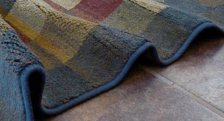 Comment un tapis froissé peut-il être aplati ?