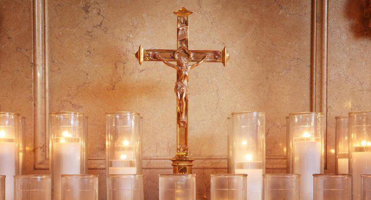 Qu'est-ce qu'une messe commémorative catholique?