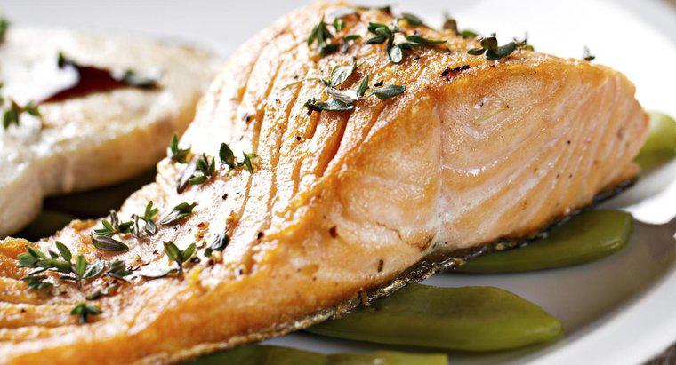 Qu'est-ce qu'une recette de saumon au four facile?