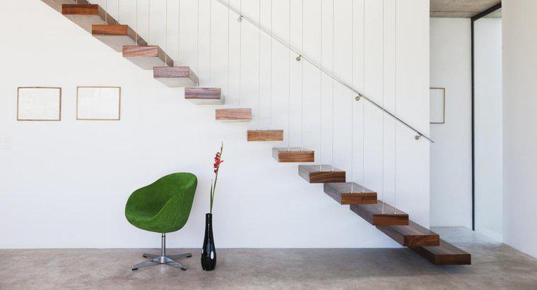Comment déplacer des meubles lourds dans les escaliers ?