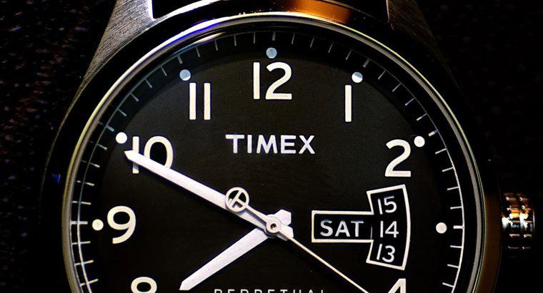 Où trouver les instructions pour une montre Timex WR 50m ?