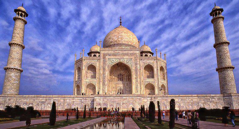 Quand le Taj Mahal a-t-il été construit ?