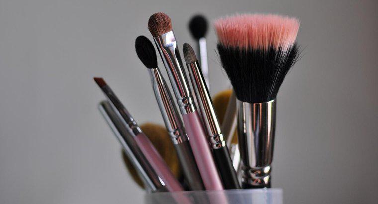 Comment nettoyer les pinceaux de maquillage avec du vinaigre ?