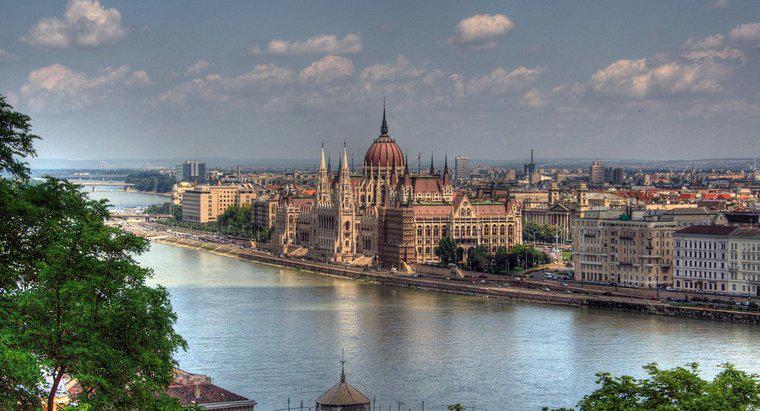 Par quels pays coule le Danube ?