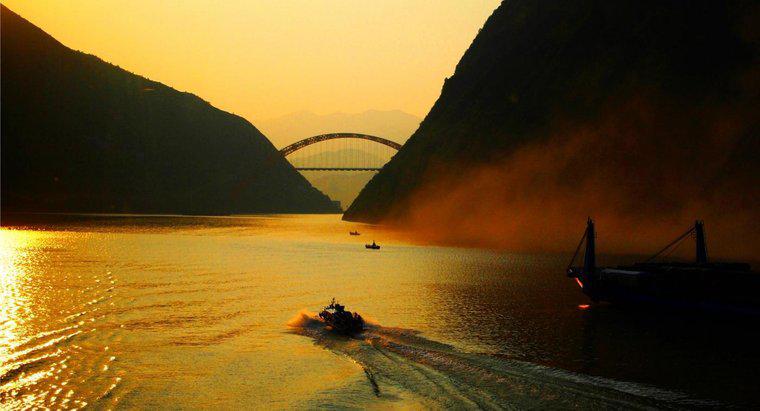 Quel est le plus long fleuve d'Asie ?