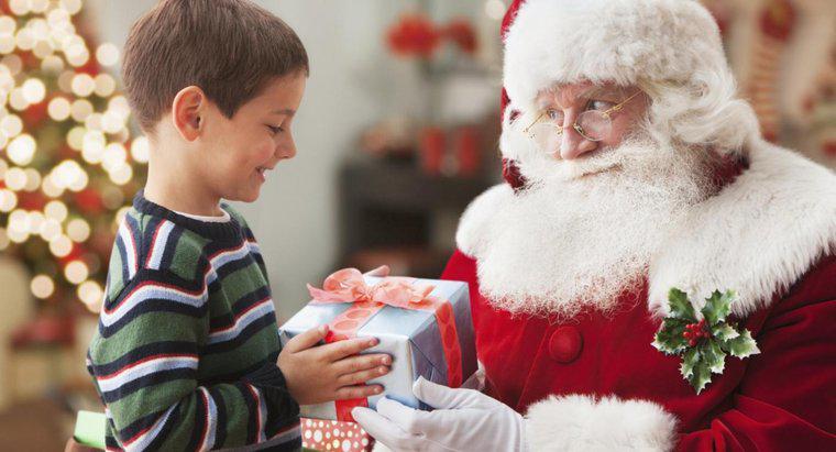 Le Père Noël est-il un elfe ?
