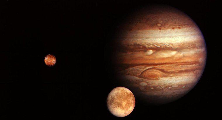 Combien de satellites possède Jupiter ?