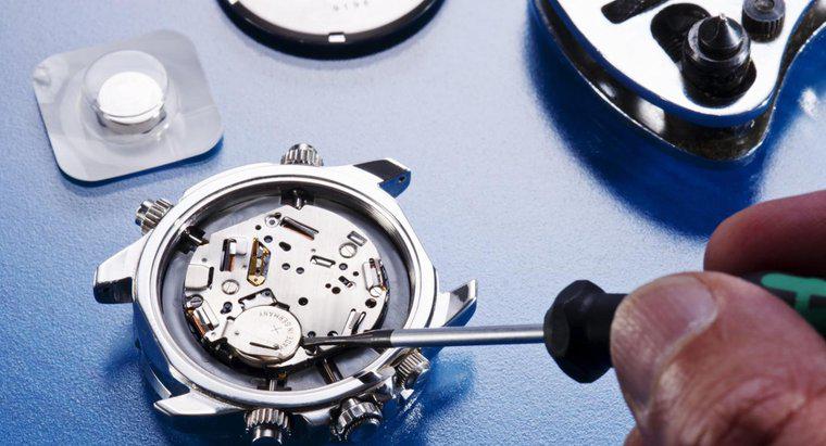 Que contient un kit de remplacement de pile de montre ?
