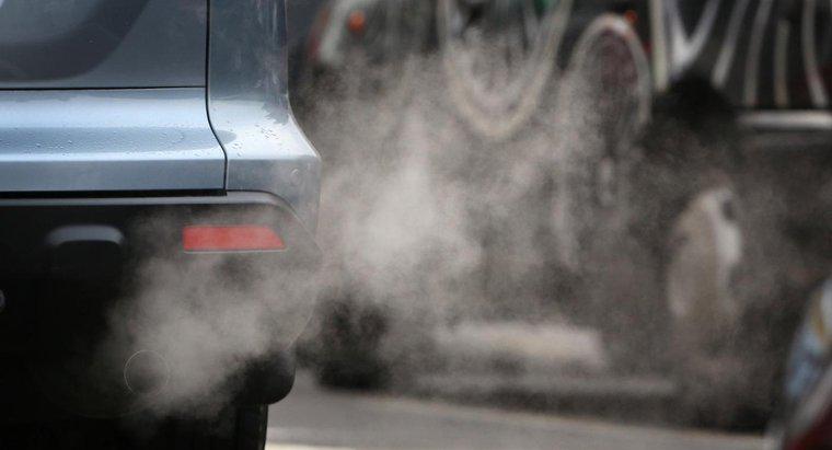 Quelle quantité de pollution atmosphérique provient des véhicules à moteur?