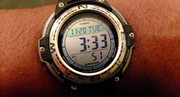 Comment régler l'heure sur une montre numérique ?