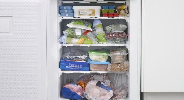 Qu'est-ce qui fait que le réfrigérateur gèle tout à l'intérieur ?