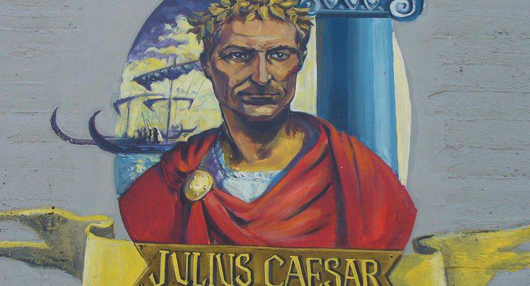 Dans « Julius Caesar », pourquoi Calpurnia veut-elle que César reste à la maison ?