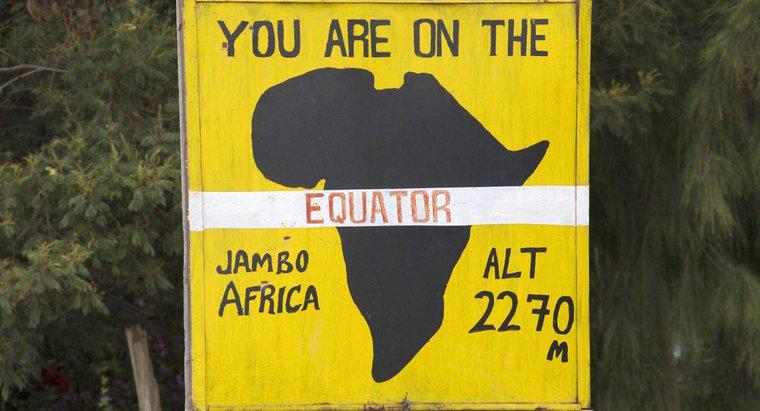 Par quels pays africains passe l'équateur ?