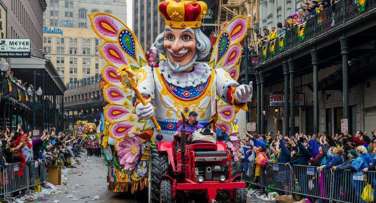 À quand remonte le premier défilé du Mardi Gras à la Nouvelle-Orléans ?