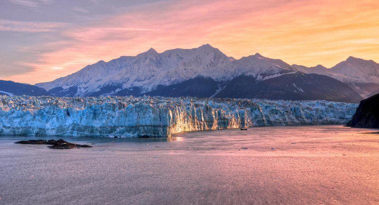 Quels sont les faits intéressants sur le glacier Hubbard ?