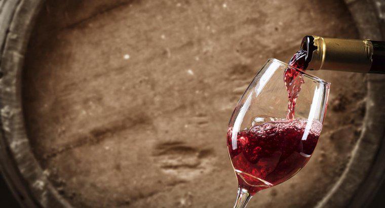 Comment appelle-t-on les sédiments de vin ?