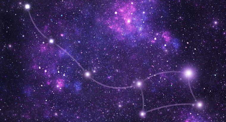 Combien d'étoiles composent la Petite Ourse ?