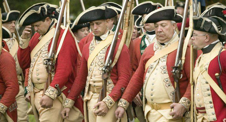 Pourquoi les Britanniques marchaient-ils vers Lexington et Concord ?
