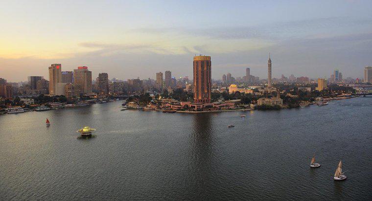 Dans quelle mer coule le Nil ?