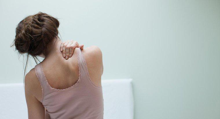 Qu'est-ce qui peut causer une douleur dans la partie supérieure droite du dos ?