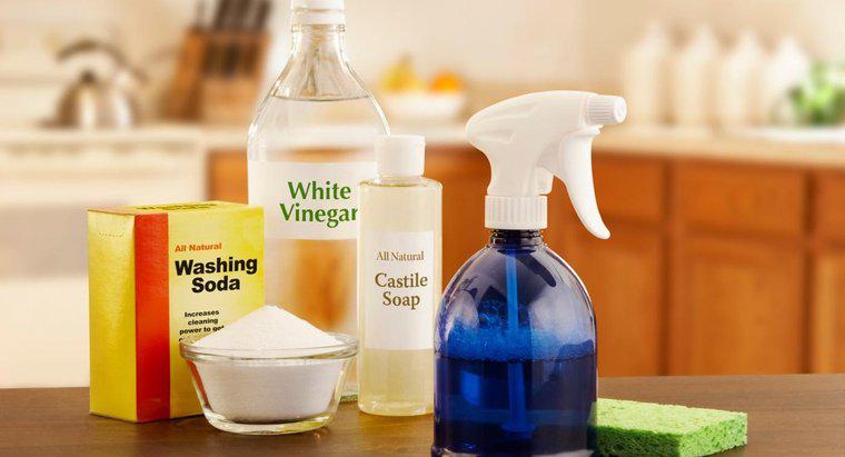 Quelles sont les utilisations de nettoyage pour le vinaigre blanc?