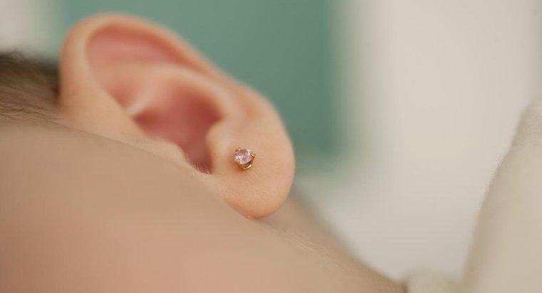 Comment puis-je éviter les chéloïdes perçant les oreilles ?