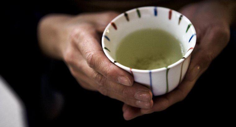 Y a-t-il des effets secondaires négatifs à boire du thé vert ?