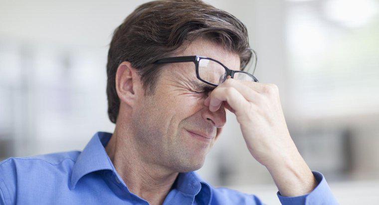 Quelles sont les causes des maux de tête constants ?
