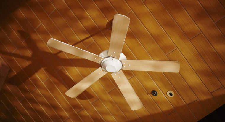 Comment réparer un ventilateur de plafond bourdonnant ?