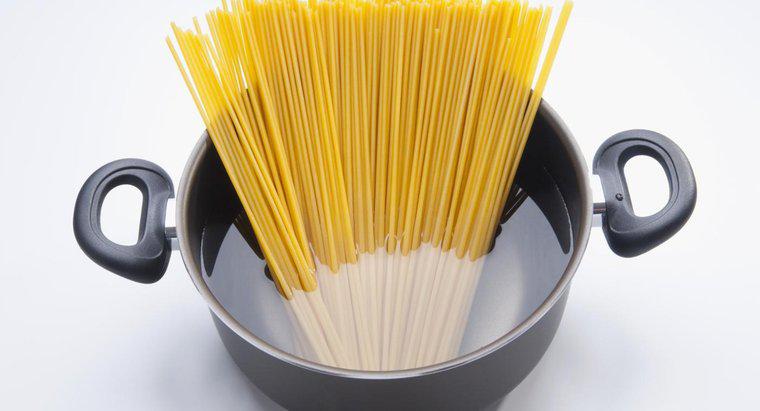Combien de temps faites-vous cuire des nouilles spaghetti?