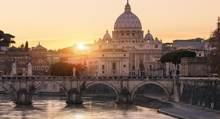 Pourquoi Rome est-elle appelée la ville éternelle ?