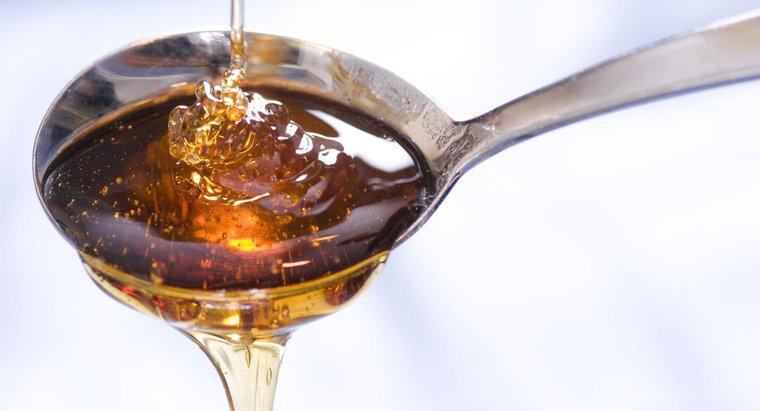 Combien y a-t-il de grammes de sucre dans une cuillère à café de miel ?