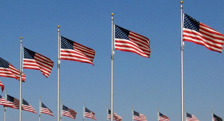 Combien de rayures y a-t-il sur le drapeau américain ?