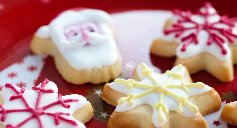 Pourquoi les gens laissent-ils des biscuits et du lait au Père Noël à Noël ?