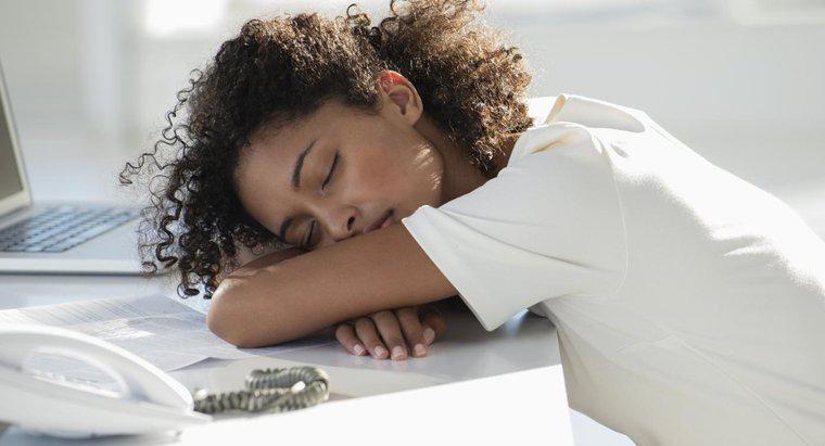 Comment le manque de sommeil affecte-t-il le comportement ?