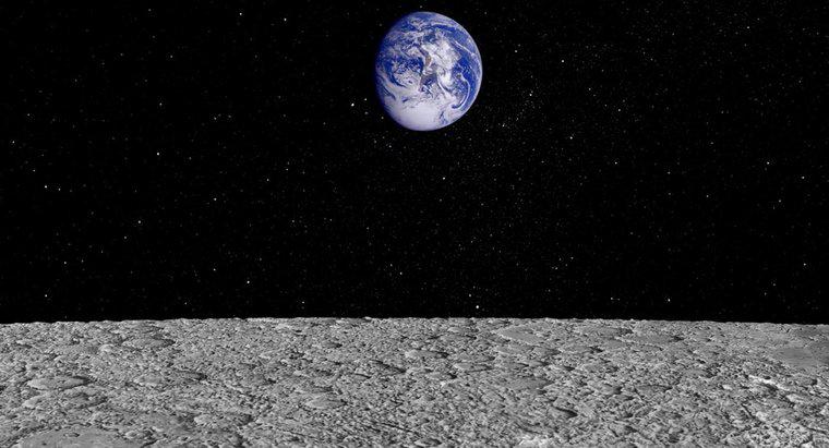 Comment le diamètre de la Lune se compare-t-il avec la distance entre la Terre et la Lune ?