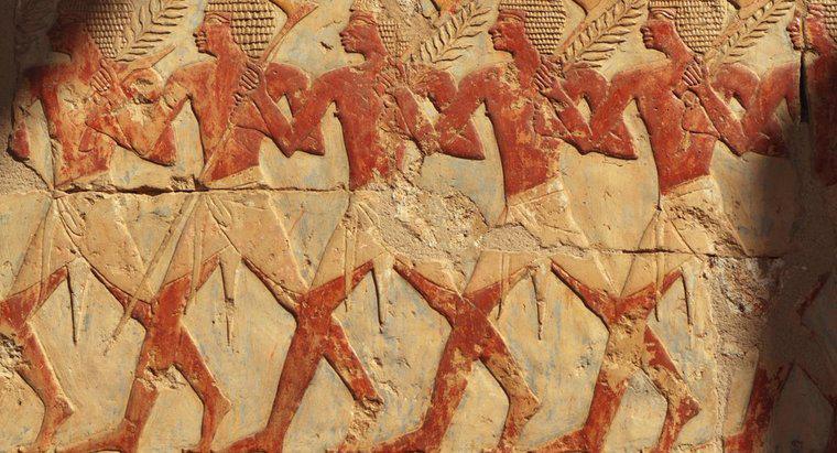 Que portaient les pharaons égyptiens antiques ?